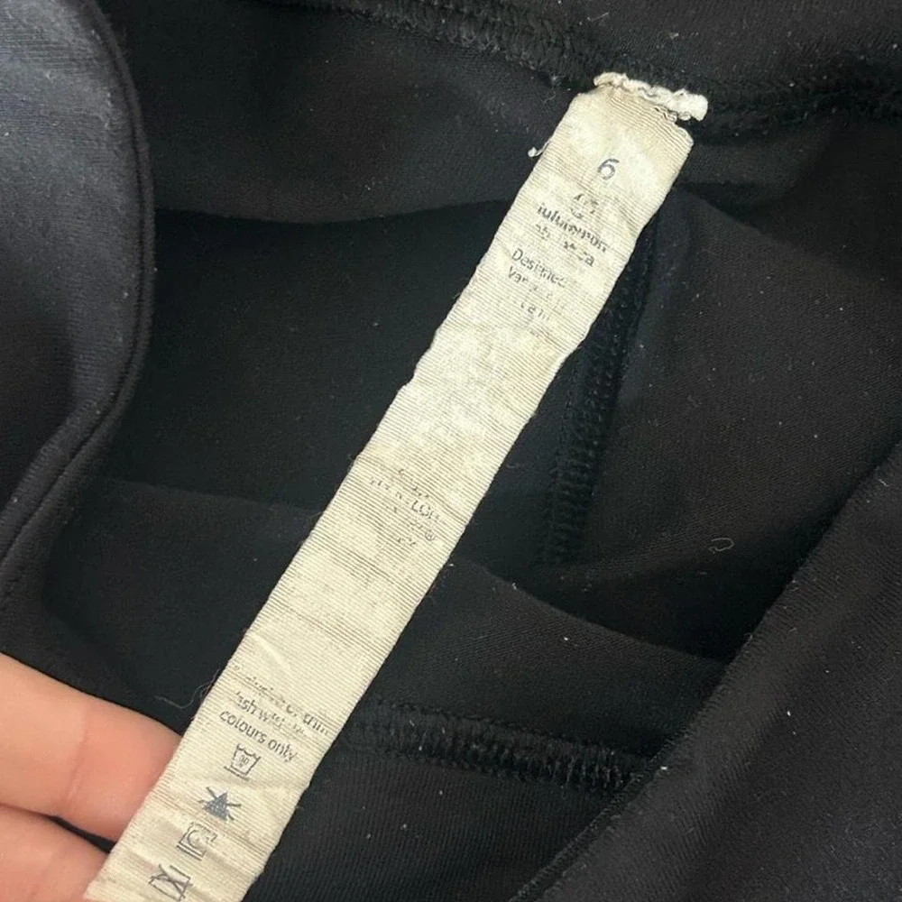 Lululemon black leggings size 6  31